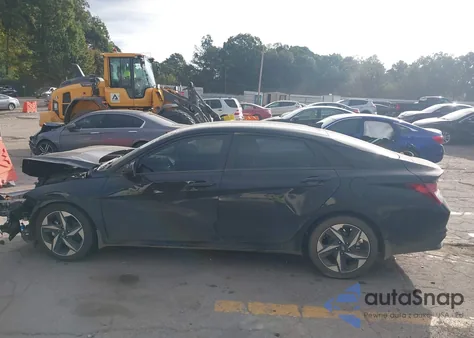 2023 Hyundai Elantra Sel z USA, uszkodzony, nr VIN 5NPLS4AG6PH107545